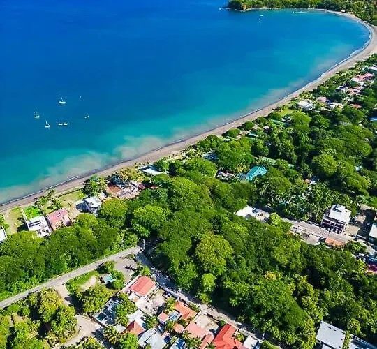 Trendy Renovated With Private Patio, Shared Pool & Jacuzzi Near The Apartamento Potrero (Guanacaste)