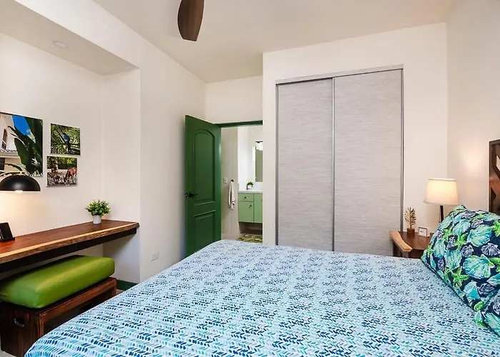 Apartment Trendy Renovated With Private Patio, Shared Pool & Jacuzzi Near The *