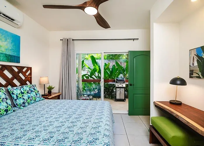 Apartamento Trendy Renovated With Private Patio, Shared Pool & Jacuzzi Near The