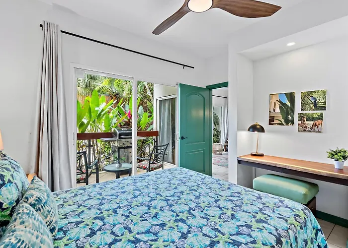 Apartamento Trendy Renovated With Private Patio, Shared Pool & Jacuzzi Near The