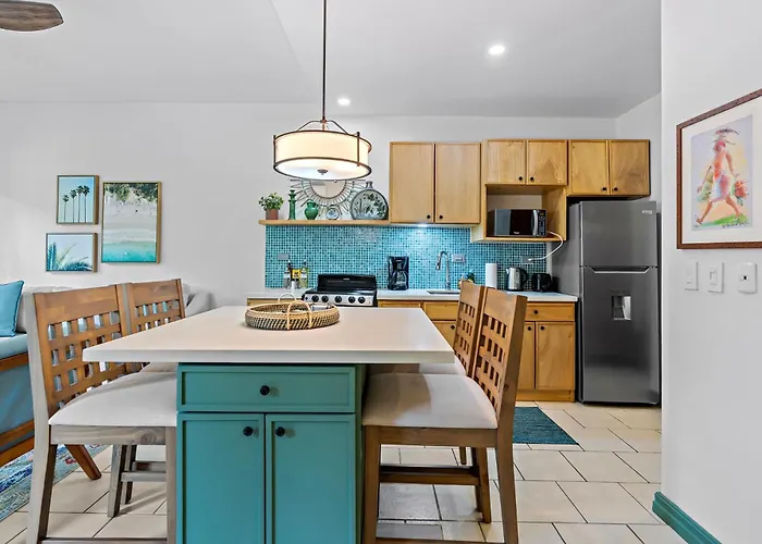 Trendy Renovated With Private Patio, Shared Pool & Jacuzzi Near The Apartamento *