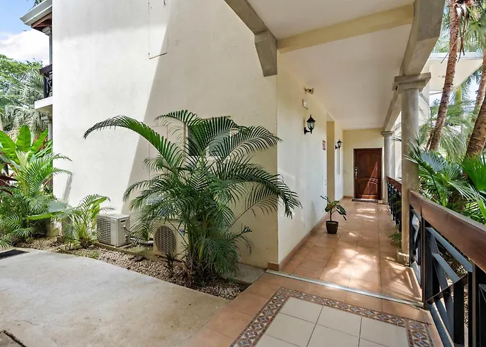 Trendy Renovated With Private Patio, Shared Pool & Jacuzzi Near The Potrero (Guanacaste)