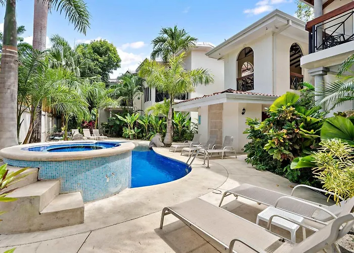 Trendy Renovated With Private Patio, Shared Pool & Jacuzzi Near The